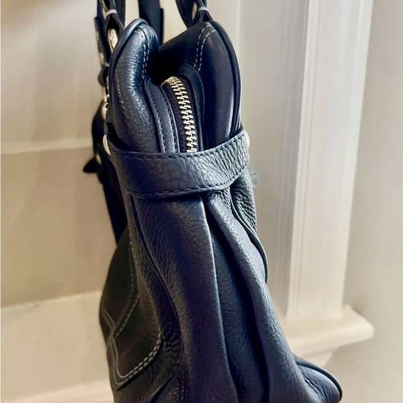 Vintage Coach Navy Blue Leather Handbag! - Picture 6 of 11